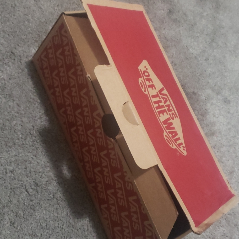 Vans - Picture 5 of 6
